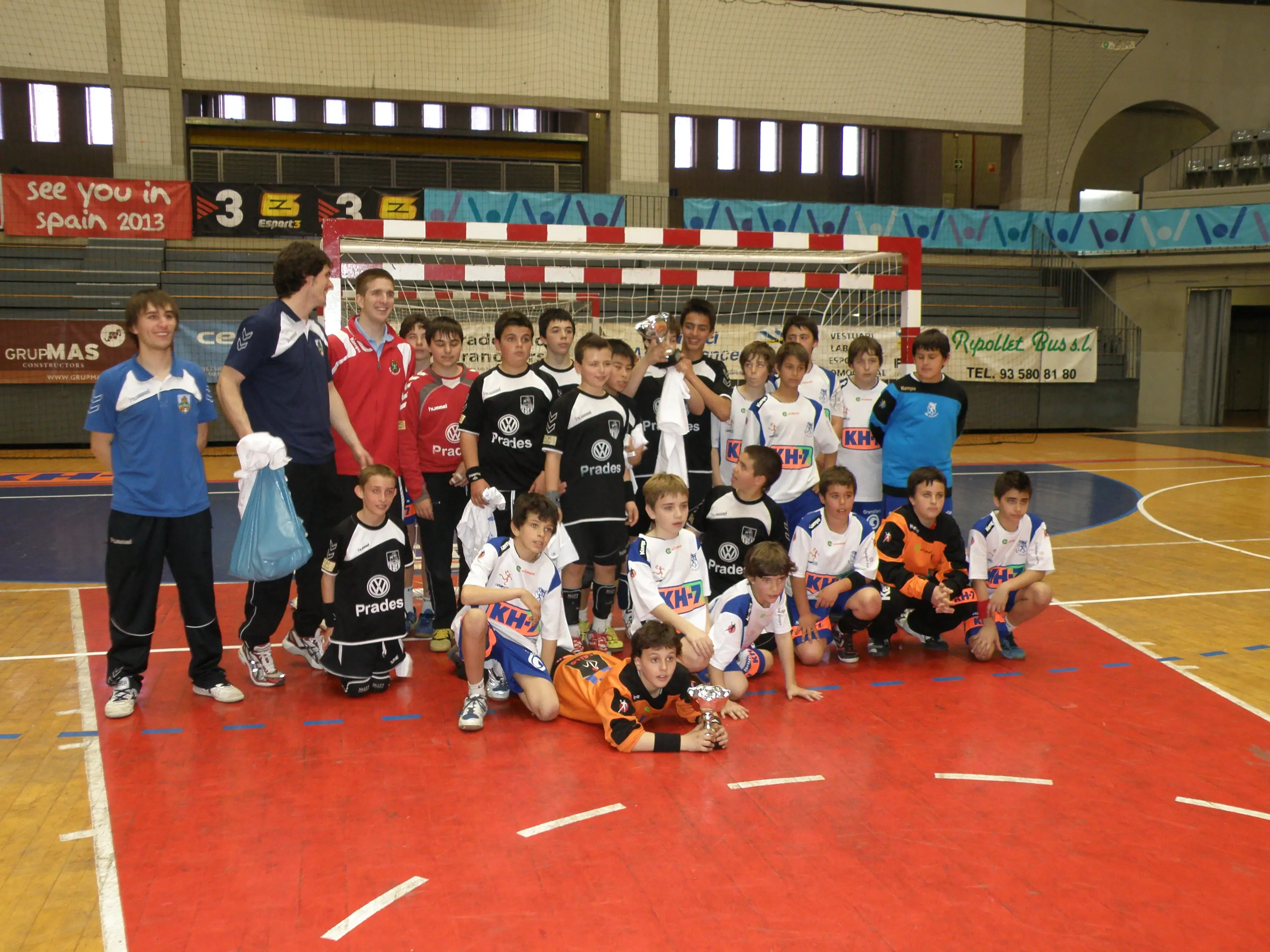 Dos equips participants del torneig de 2012